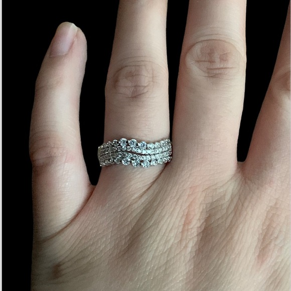 STERLING SILVER DIAMOND RING - Picture 5 of 10